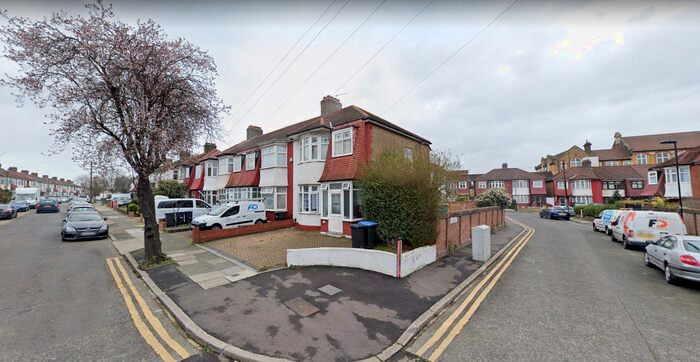 3 Bedroom End Of Terrace House To Rent In Kendal Avenue, Edmonton, London N18