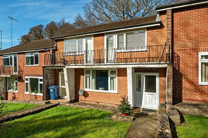 2 Bedroom Maisonette For Sale In Weydown Road, Haslemere, GU27