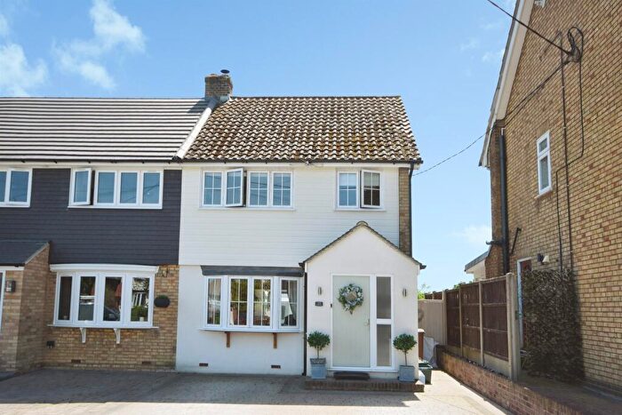 3 Bedroom Semi-Detached House For Sale In Heath Road, Ramsden Heath, Billericay, CM11