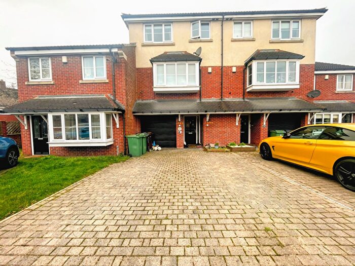 4 Bedroom Property To Rent In St Johns Walk, Swillington, Leeds, LS26