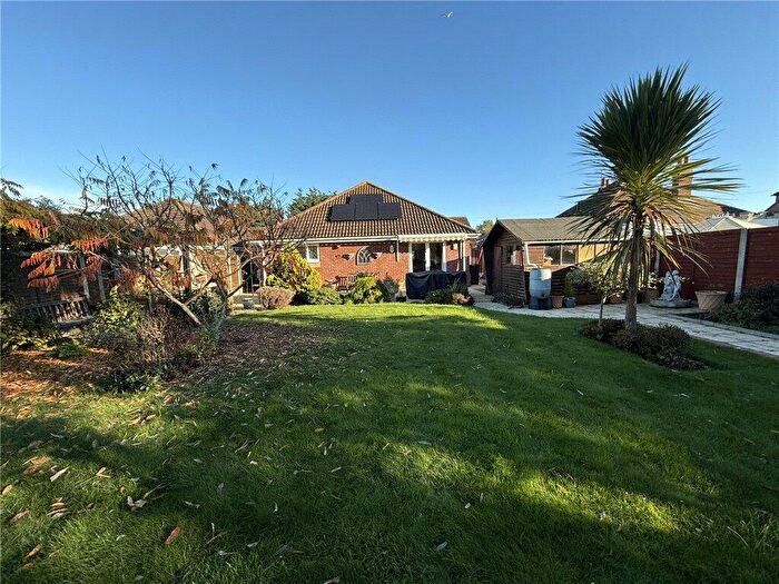 3 Bedroom Bungalow For Sale In Jaywick Lane, Clacton-on-Sea, Essex, CO15