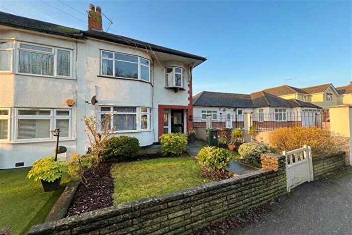 2 Bedroom Apartment To Rent In Forest Side, Chingford, E4