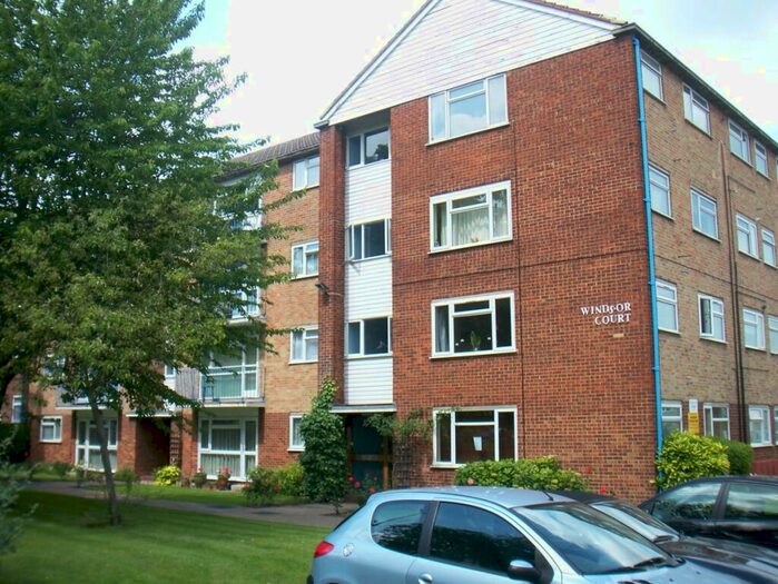 Studio To Rent In Windsor Court, Southgate, N14