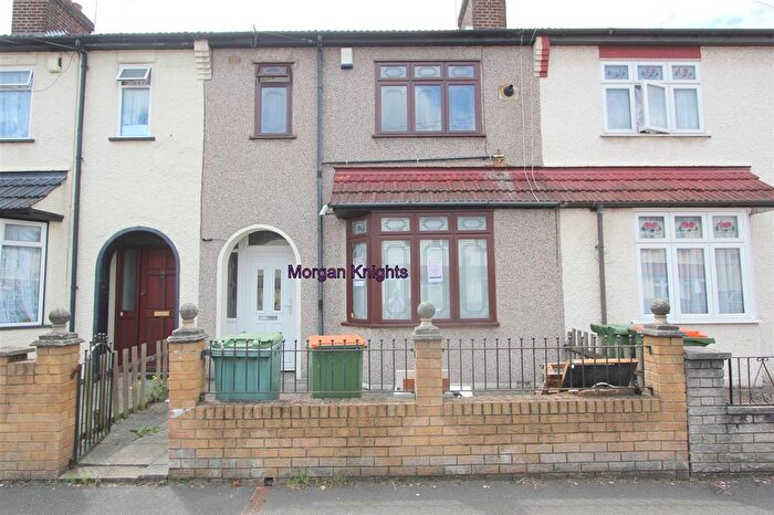 4 Bedroom Terraced House To Rent In Stokes Road, East Ham, E6