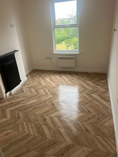 Studio To Rent In Audley Road, Hendon London, NW4