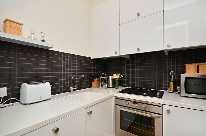 1 Bedroom Flat To Rent In Leather Lane, Farringdon, London, EC1N