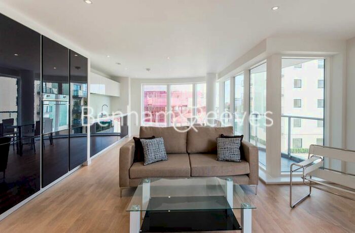 2 Bedroom Flat To Rent In Pump House Crescent, Brentford, TW8