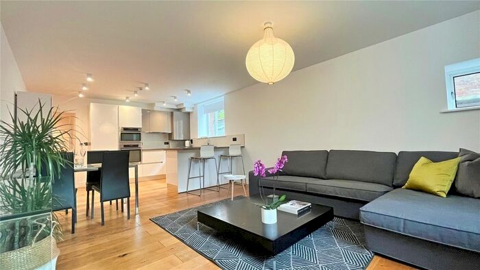 3 Bedroom Flat To Rent In Florence Road, Brighton, BN1