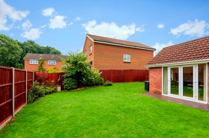 5 Bedroom Detached House For Sale In Merrow, Guildford, Surrey, GU4