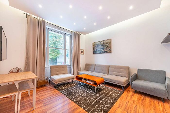 1 Bedroom Flat For Sale In Gloucester Terrace, Bayswater, London, W2