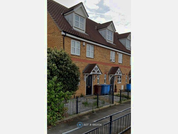 4 Bedroom Terraced House To Rent In Bethune Av, Hull, HU4