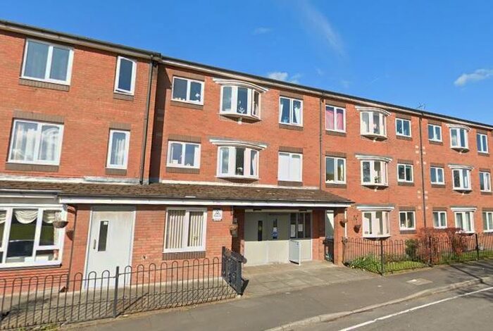 3 Bedroom Flat To Rent In Peel Lane, Heywood, OL10