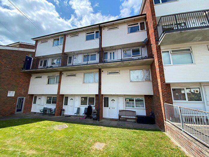 3 Bedroom Ground Maisonette For Sale In Lumsden Road, Southsea, PO4