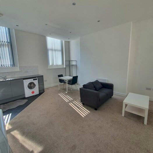 Studio To Rent In Law Russell House, Vicar Lane, Bradford, West Yorkshire, BD1