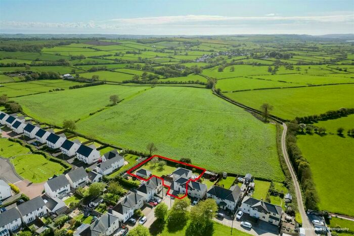 5 Bedroom Semi-Detached House For Sale In Fferm Goch, Llangan, Vale Of Glamorgan, CF35