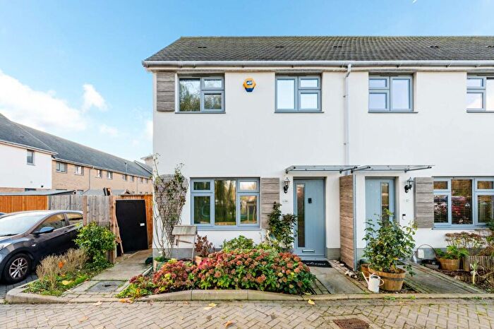 2 Bedroom End Of Terrace House To Rent In Wallingford Way, Maidenhead, SL6