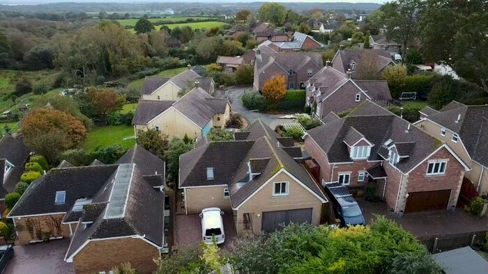 4 Bedroom Detached House To Rent In Deans Grove, Poole, BH16