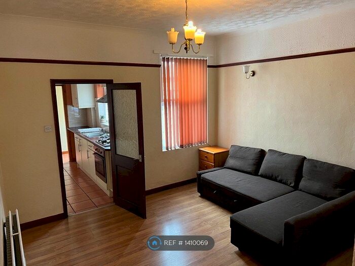 3 Bedroom Terraced House To Rent In Grimston Road, Nottingham, NG7