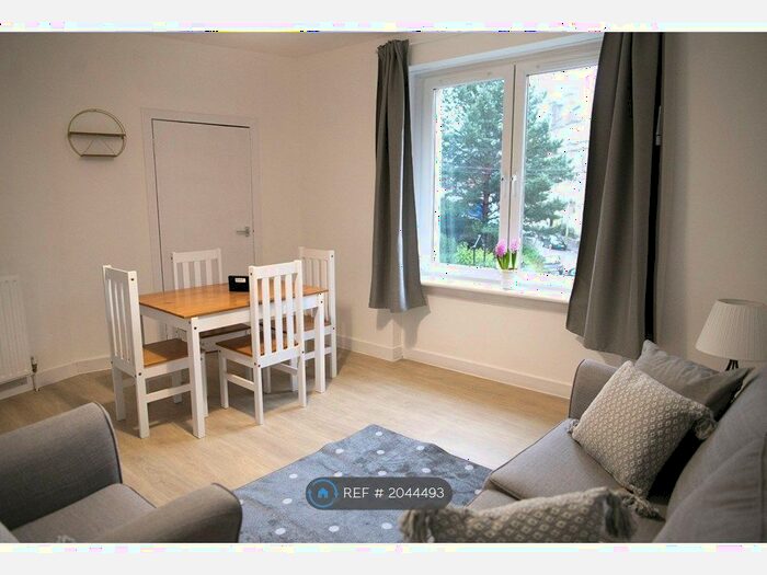 2 Bedroom Flat To Rent In Harley Street, Glasgow, G51