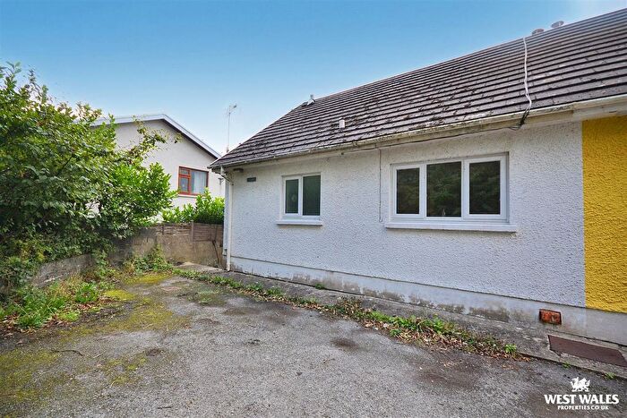 3 Bedroom Semi-detached House For Sale In Tresaith, Cardigan, SA43