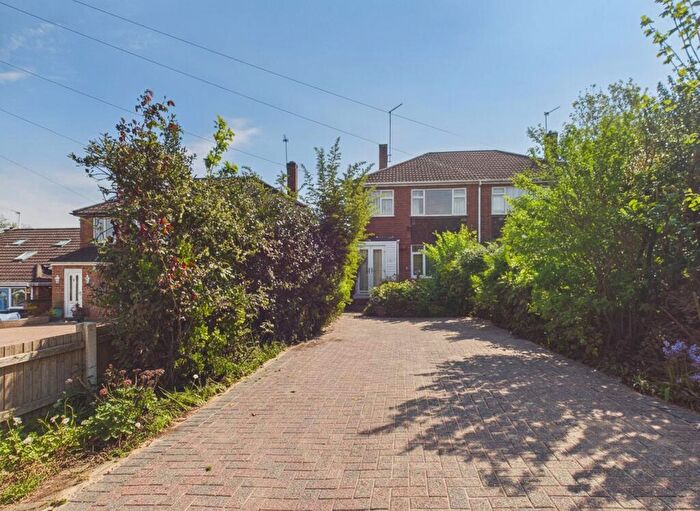 3 Bedroom Semi-Detached House For Sale In Woodhouse Lane, Amington, Tamworth, B77