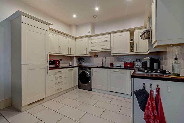 5 Bedroom Terraced House For Sale In High Street, Upton, NN5