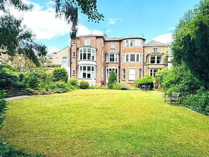 1 Bedroom Flat For Sale In Ambassador Court, The Mount, York, YO24