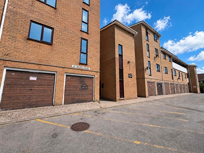 2 Bedroom Flat To Rent In Frogmore, Fareham, PO14