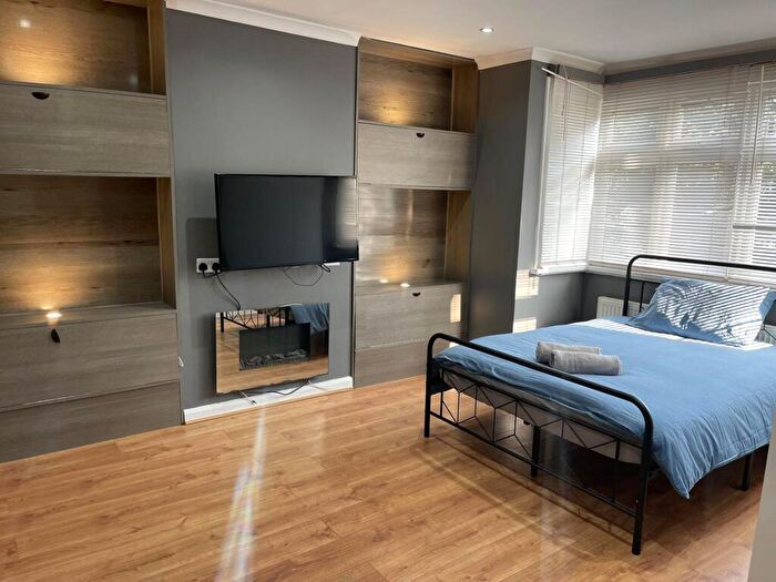 4 Bedroom Terraced House To Rent In Lodge Avenue, Croydon, CR0