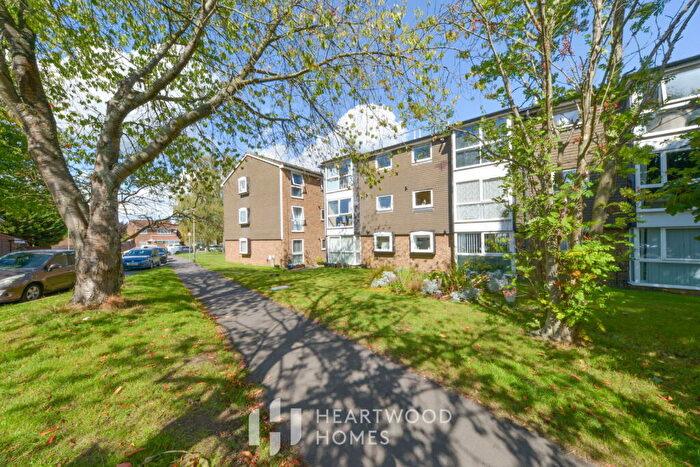 2 Bedroom Flat For Sale In Wyedale, London Colney, St. Albans, AL2