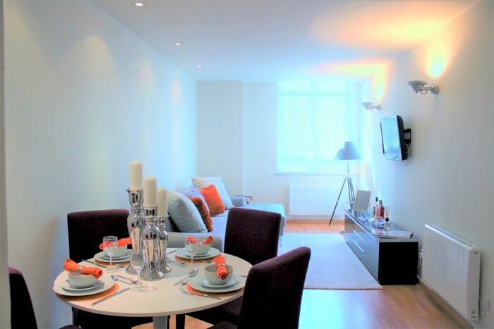 1 Bedroom Flat To Rent In Lawrence House, City Road, Clerkenwell, London, EC1V