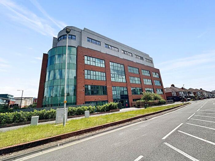 2 Bedroom Flat To Rent In Chesterfield House, Bath Road, Slough, SL1