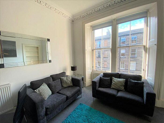 3 Bedroom Flat To Rent In Montague Street, Edinburgh, EH8