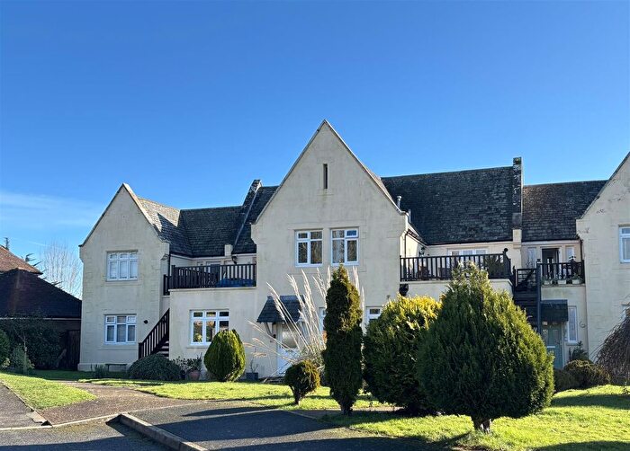 2 Bedroom Flat For Sale In Hilltop Drive, Rye, TN31