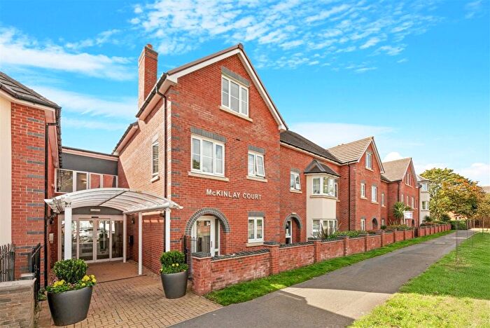 1 Bedroom Flat For Sale In McKinlay Court, Tresham Close, Kettering, Northamptonshire, NN15