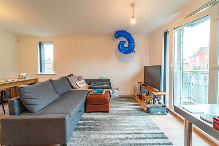 2 Bedroom Apartment To Rent In Waterside, Sale, M33