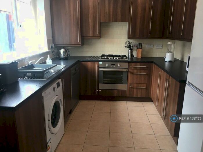 5 Bedroom Detached House To Rent In Brent Close, Newcastle-Under-Lyme, ST5