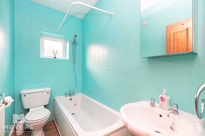 1 Bedroom Flat For Sale In Athelstan Road, Southbourne, BH6