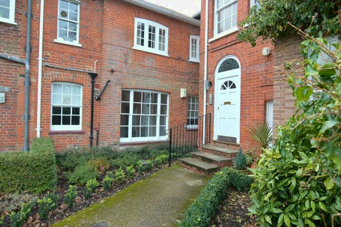 1 Bedroom Flat To Rent In Frog Hall Drive, Wokingham, RG40