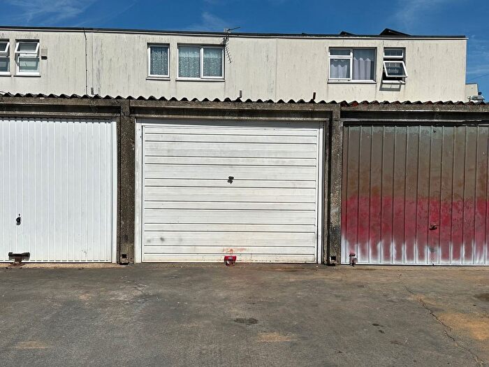 1 Bedroom Garage / Parking To Rent In Garage, Gosport, PO13