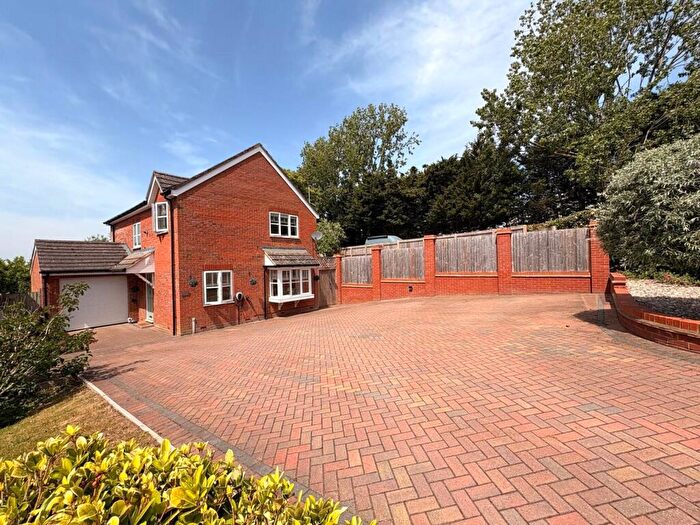 4 Bedroom Detached House For Sale In Cavalry Fields, Weedon, Northamptonshire, NN7