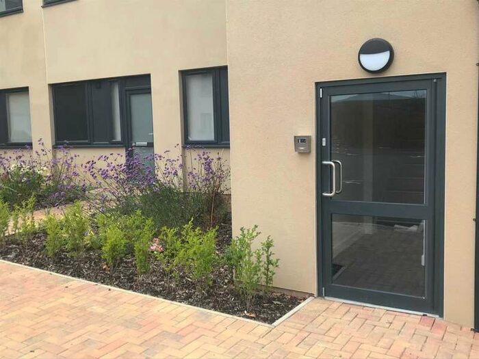 1 Bedroom Apartment To Rent In 48 Crown House, Banbury, OX16