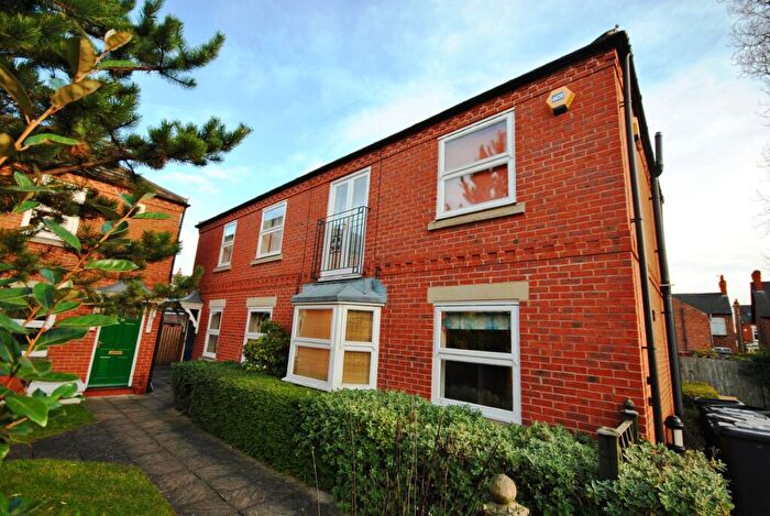2 Bedroom Apartment To Rent In Oakfields Road, West Bridgford, Nottingham, Nottinghamshire, NG2