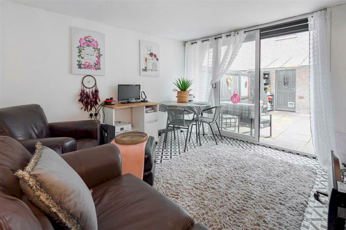 2 Bedroom Terraced House For Sale In Meadowpark Road, Bathgate, EH48
