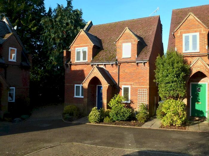 3 Bedroom Detached House To Rent In Chestnut Avenue, Haslemere, GU27