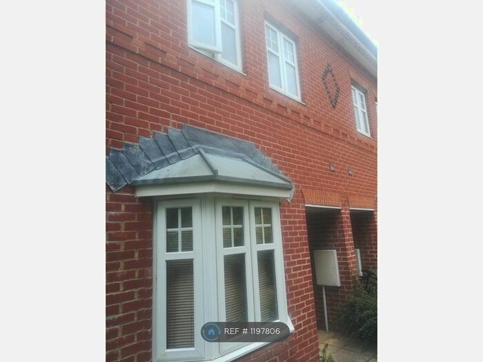 4 Bedroom Semi-Detached House To Rent In Skylark Way, Shinfield, Reading, RG2