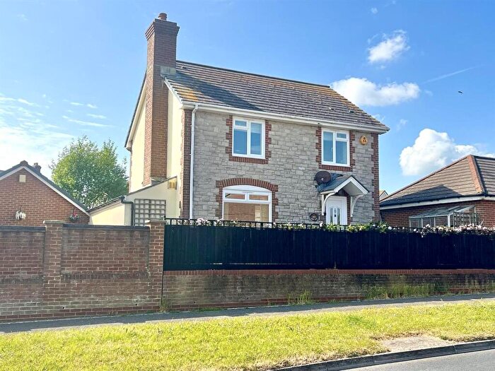 3 Bedroom Detached House For Sale In Heron Close, Chickerell, DT3