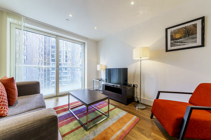1 Bedroom Apartment To Rent In Lincoln Plaza, London, E14