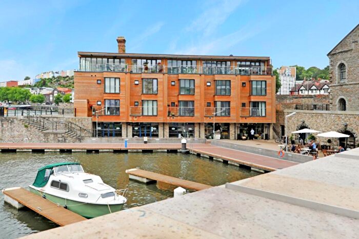 3 Bedroom Apartment To Rent In Gasworks Lane Bristol, BS1