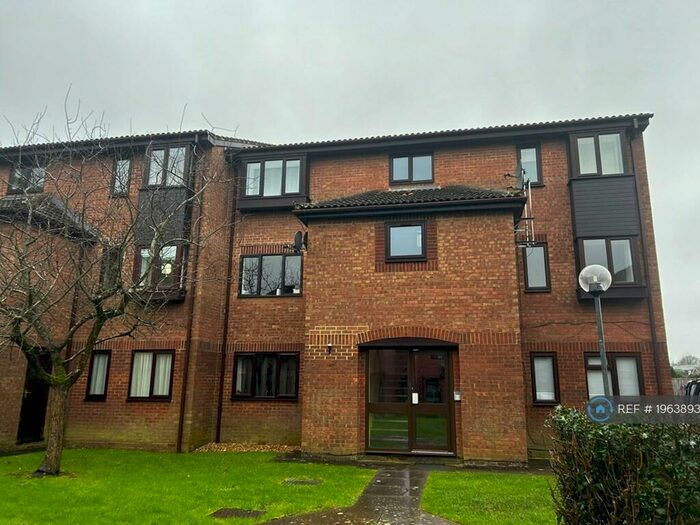 1 Bedroom Flat To Rent In Shepherds Spring Lane, Andover, SP10